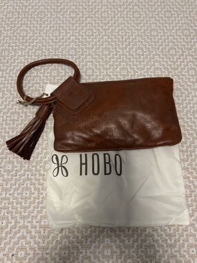 HOBO Sable clutch wristlet NWT patina leather